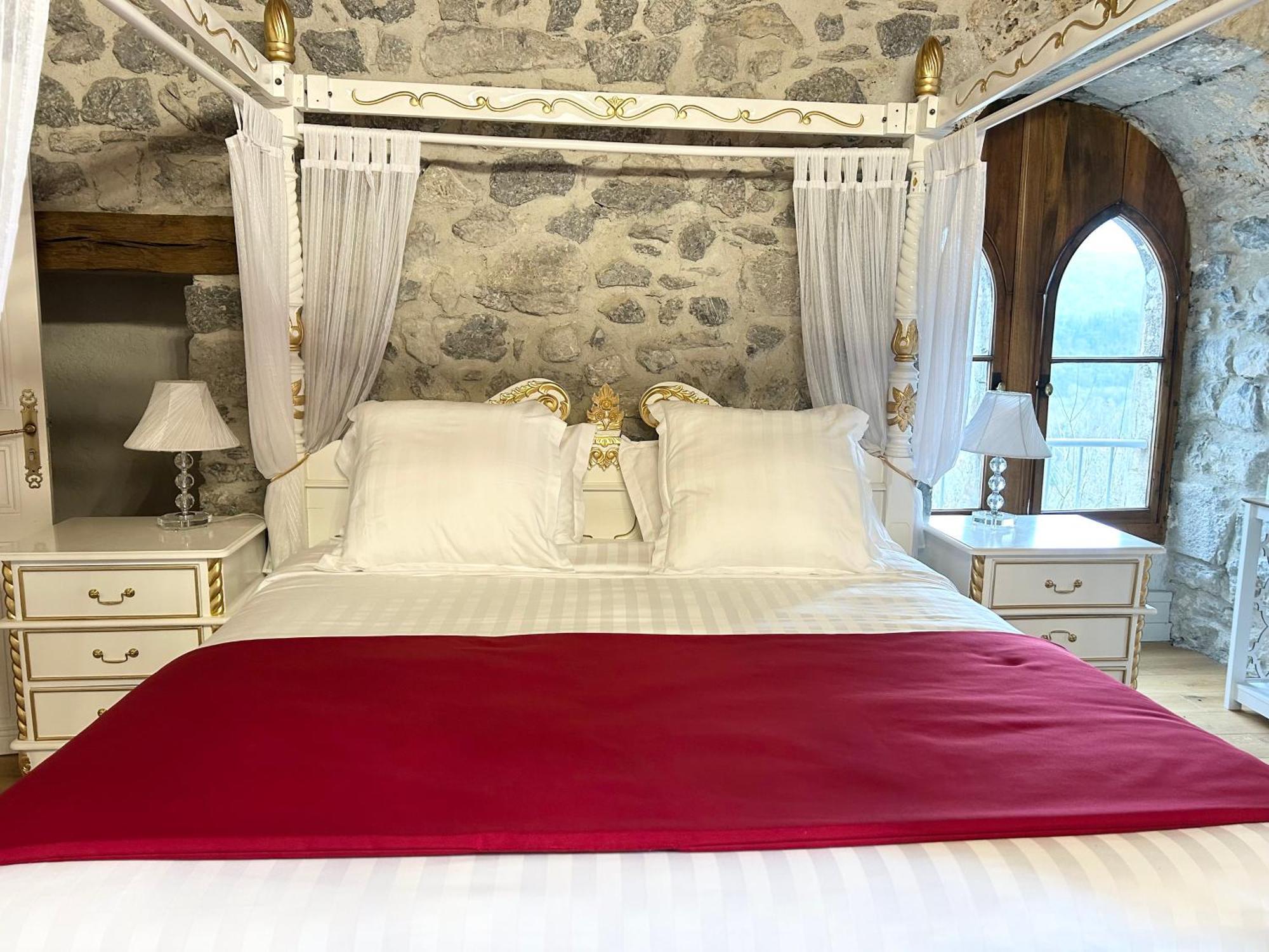Chateau De La Rive - Suite Prestige - Chambre 2 Personnes Cruet Exterior photo