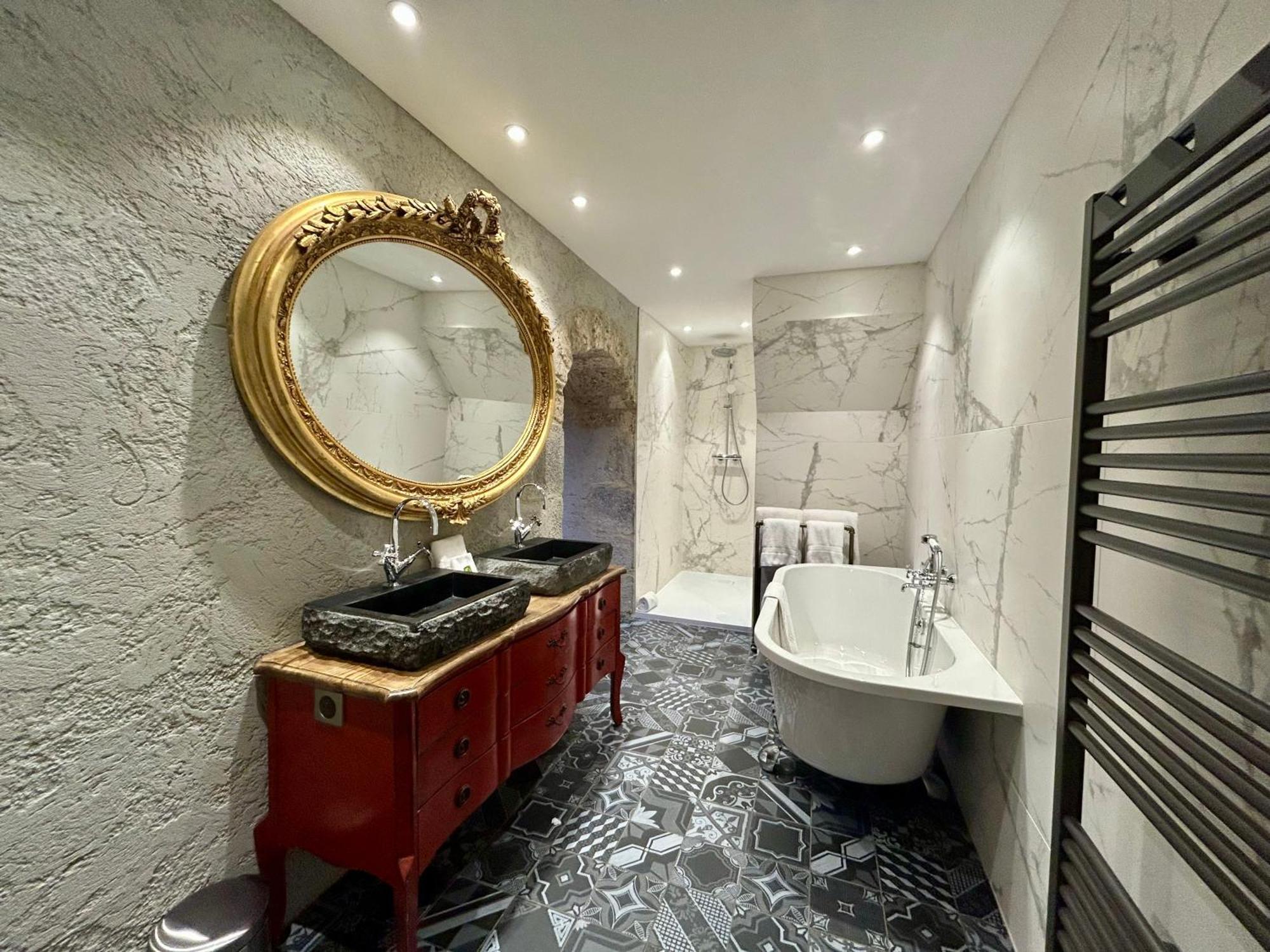 Chateau De La Rive - Suite Prestige - Chambre 2 Personnes Cruet Exterior photo